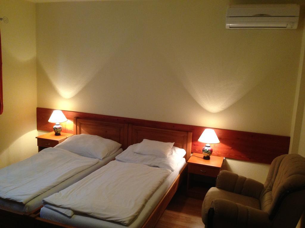 Juhasz Fogado Bed and Breakfast Fonyód Kamer foto