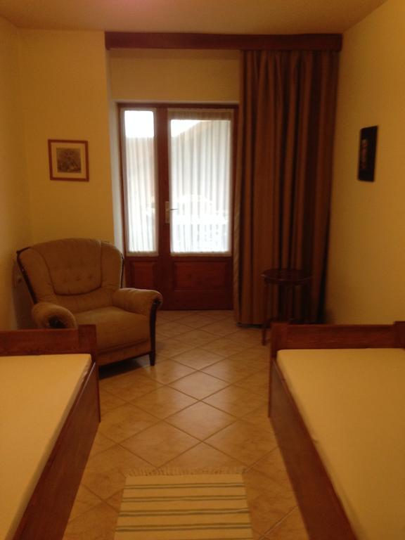 Juhasz Fogado Bed and Breakfast Fonyód Kamer foto